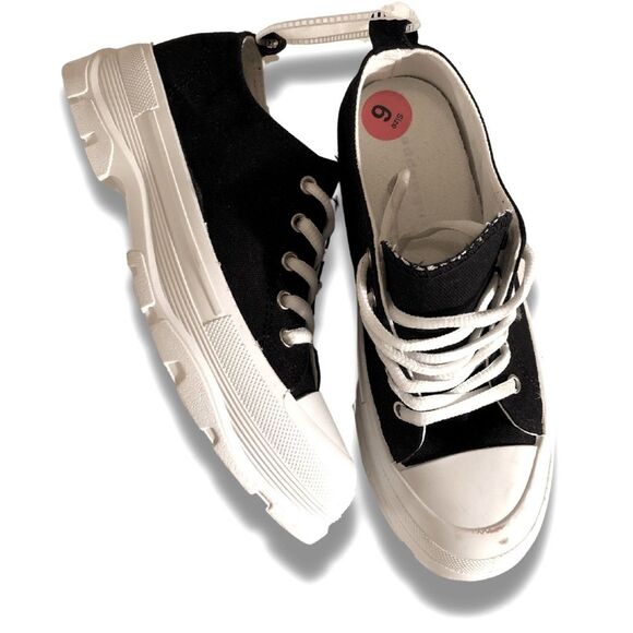 Madden Girl Shoes - Women’s, Madden Girl by Steve Madden, Sneakers, Size 6, Black & white
